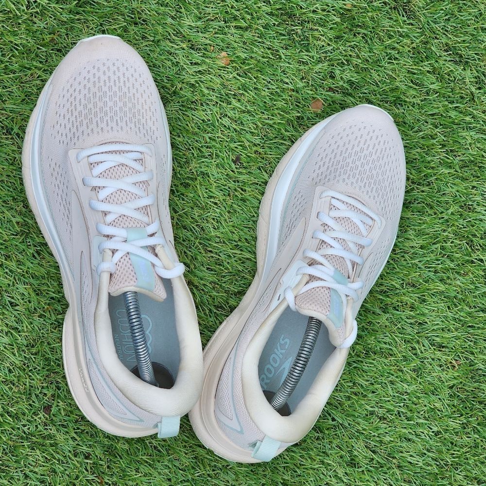 BOOKS TRACE 3 - Women's Athletic Shoes - SIZE 10.5B - Picture 7 of 9